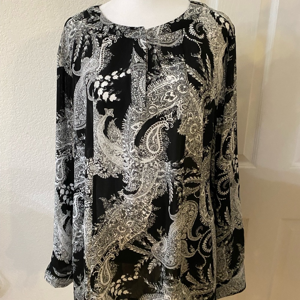 Simply Emma paisley print long sleeve, button roll tab blouse, Size 1X